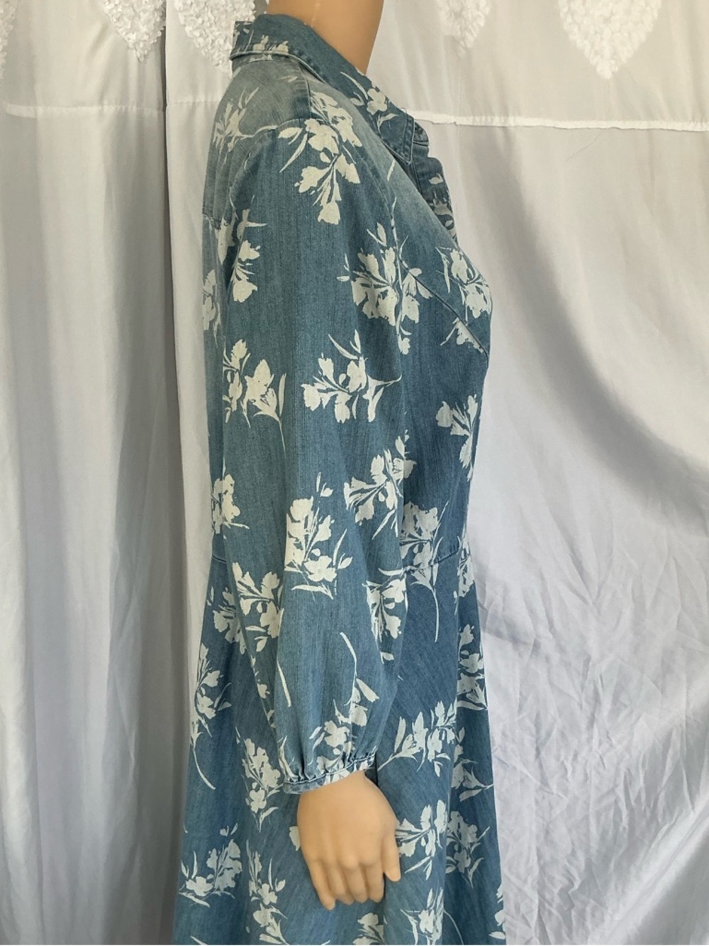 Dressbarn Blue Floral Bottom Down Midi Long Sleeve Floral Western Chambray Dress - Picture 4 of 10